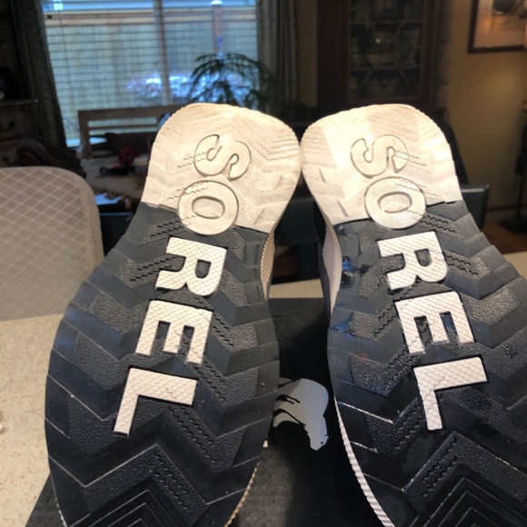 Shoes - Picture 4 of 5